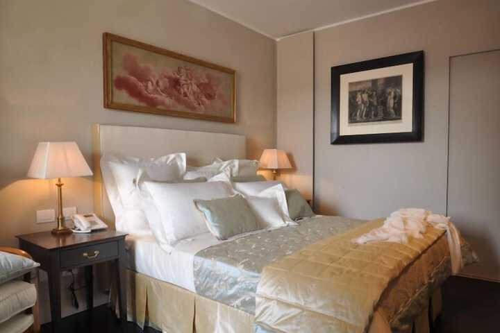 Room 6 of 67
