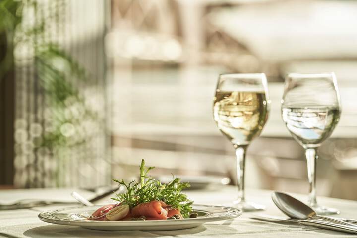 Dining 49 of 75