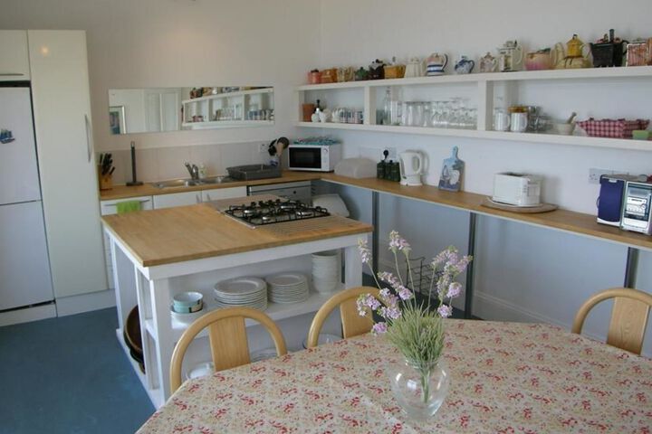 Room 4 of 11