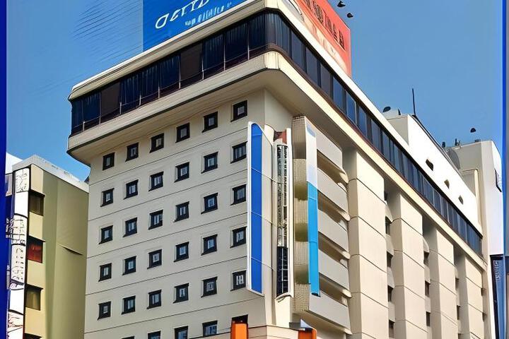 Hotel Entry