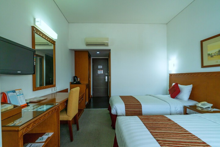 Room 6 of 43