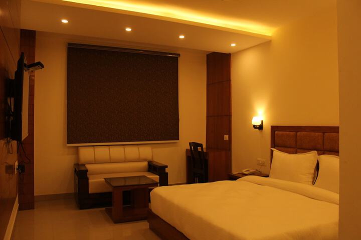Room 9 of 43