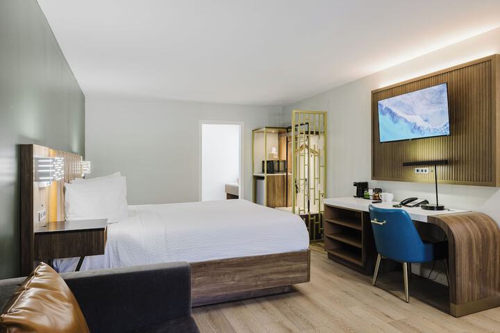 Room 6 of 60