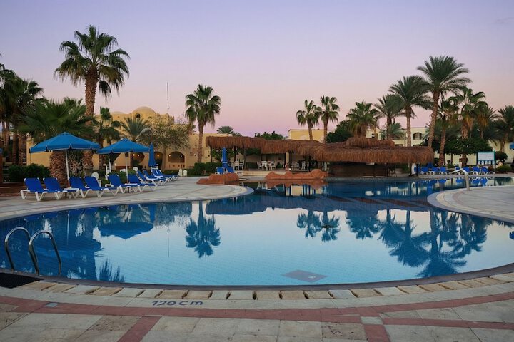 Pool 53 of 90
