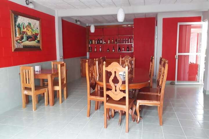 Dining 6 of 13