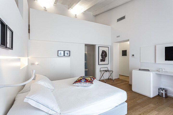 Room 7 of 43