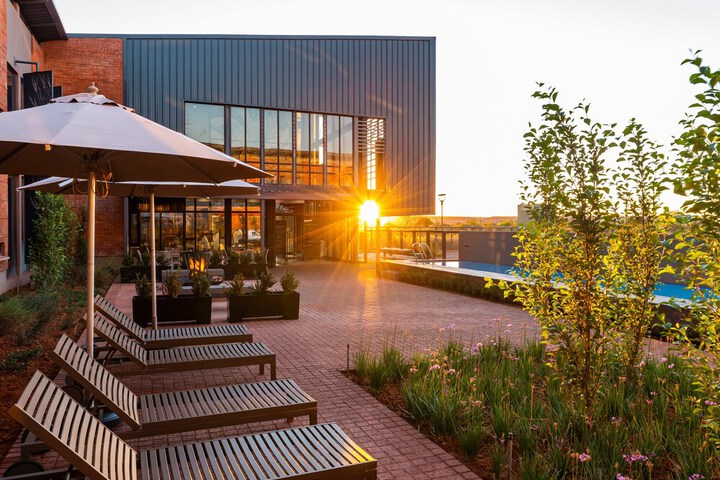Sundeck 33 of 35