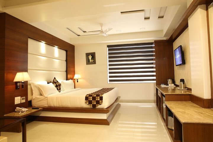 Room 44 of 123