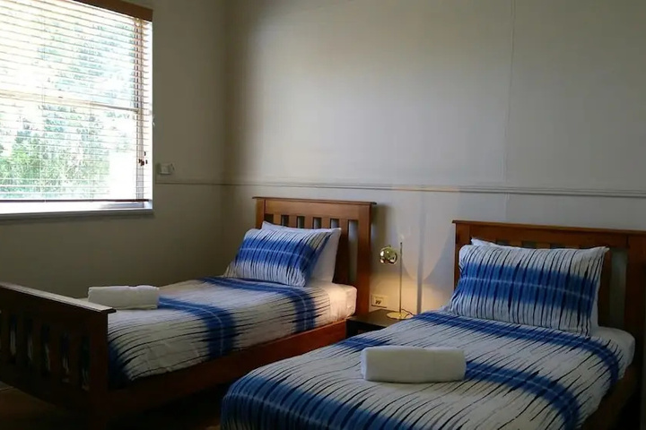 Room 4 of 13