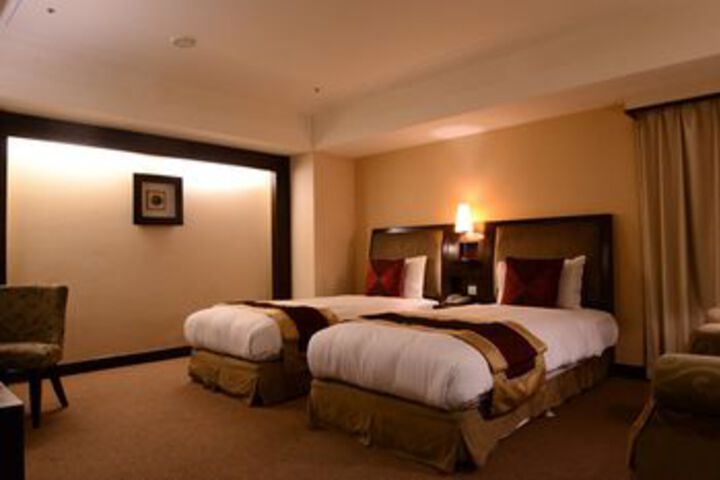 Room 36 of 82