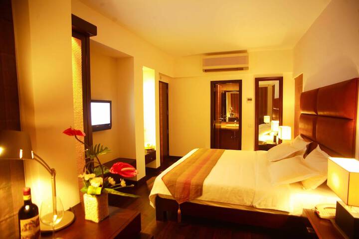 Room 4 of 36