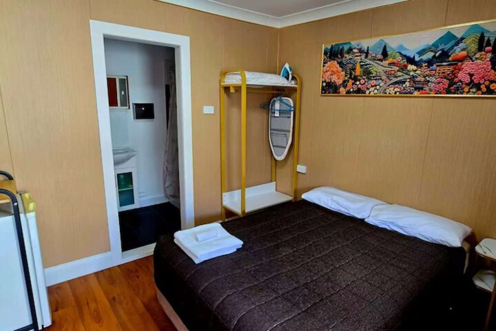 Room 5 of 48