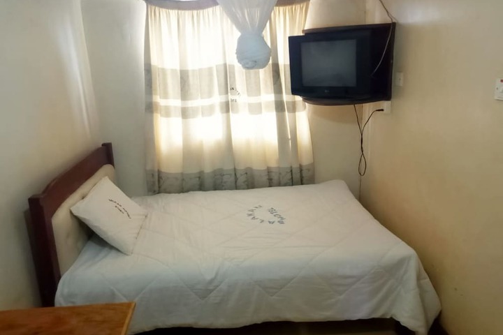 Room 2 of 9