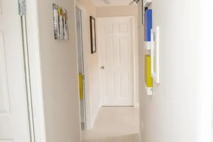 Room 11 of 17