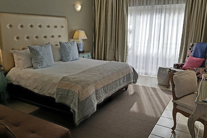 Room 10 of 66