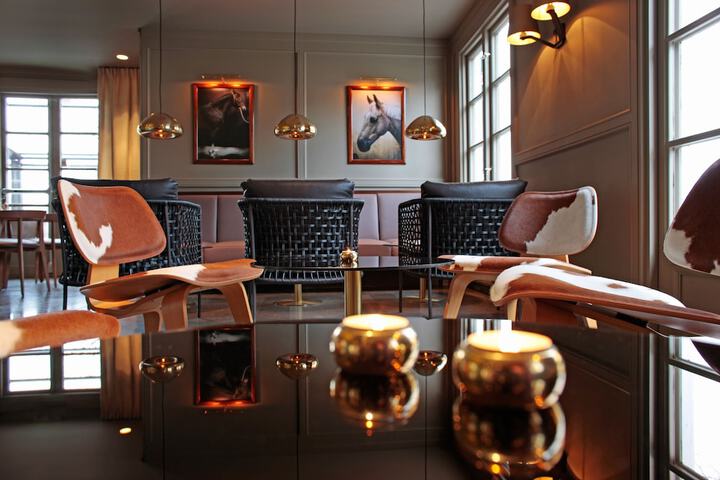 Hotel Lobby