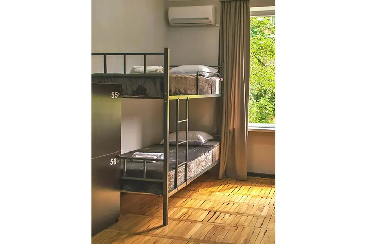 Room 2 of 10