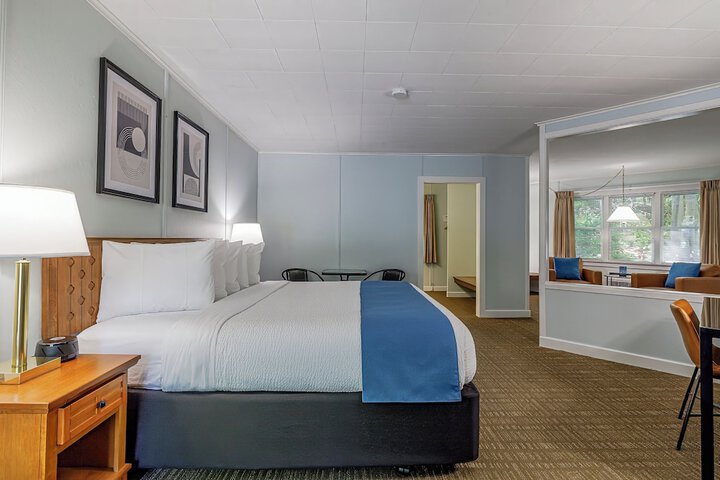 Room 3 of 27