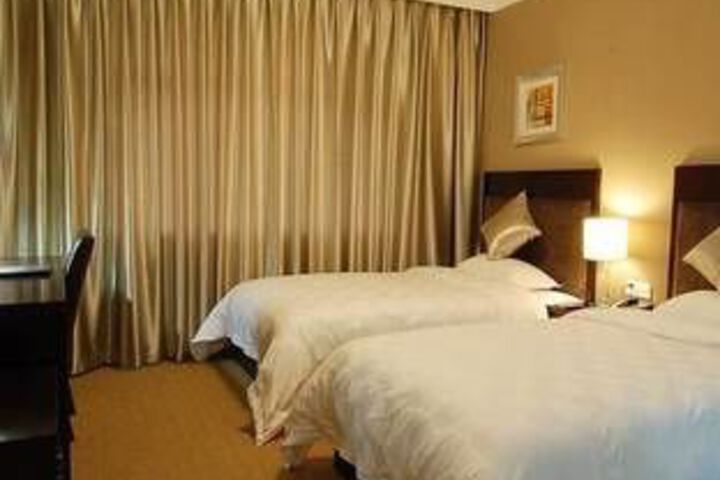 Room 12 of 15