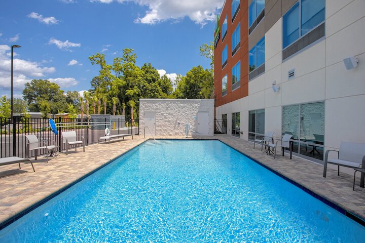 Pool 19 of 50