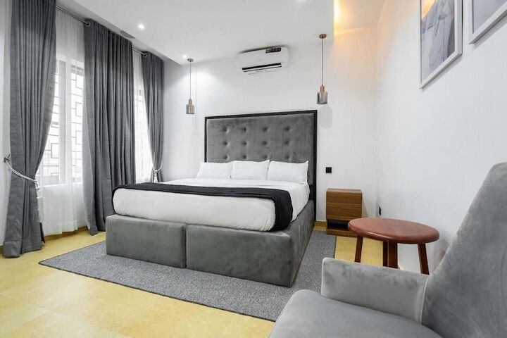 Room 6 of 31