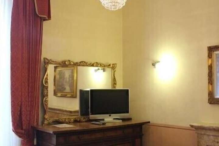Room 15 of 31