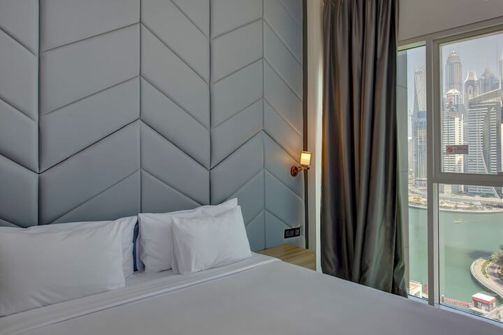 Room 21 of 77