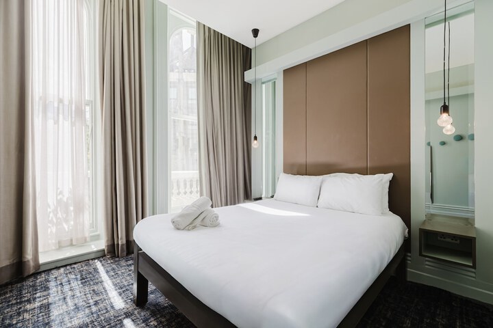 Room 49 of 263