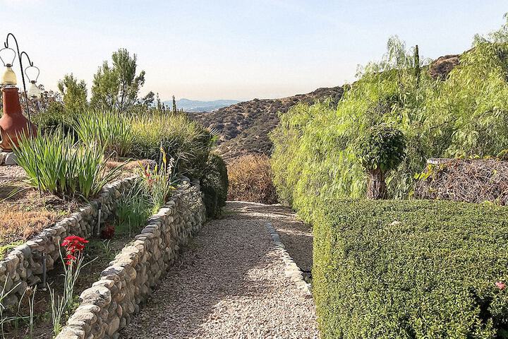 Hotel Exterior 55 of 71