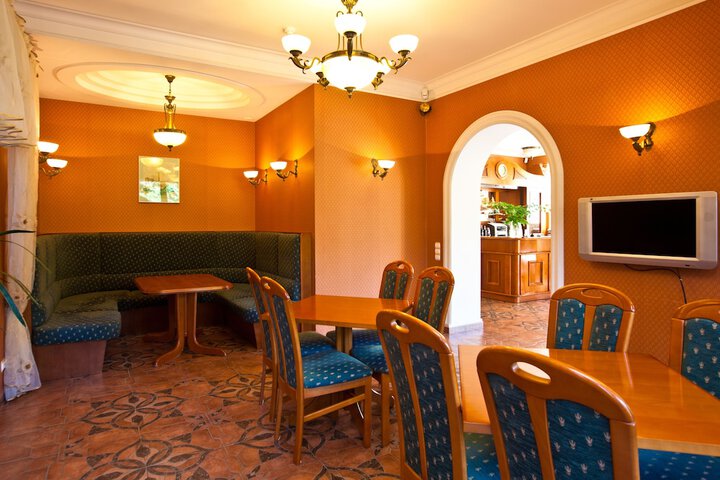 Hotel Interior 6 of 43
