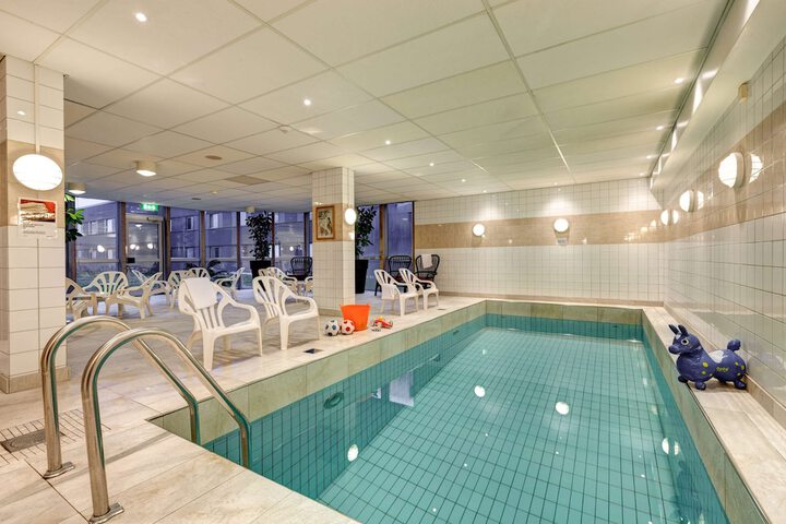 Hotel Pool
