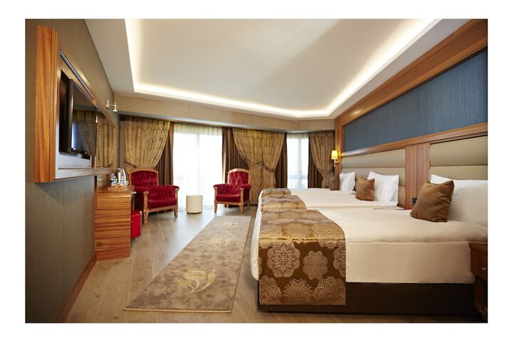 Room 3 of 66