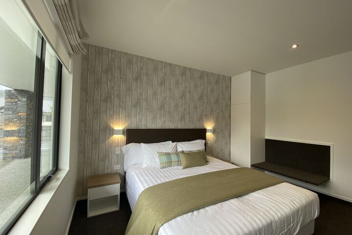 Room 11 of 25