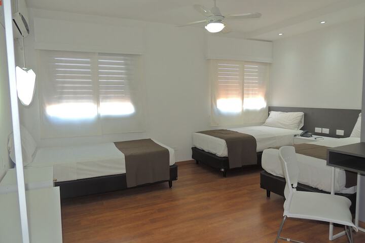 Room 6 of 17
