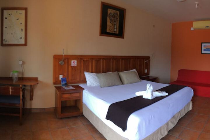 Room 5 of 33