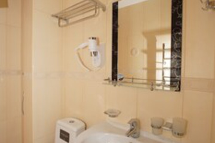 Room 4 of 23