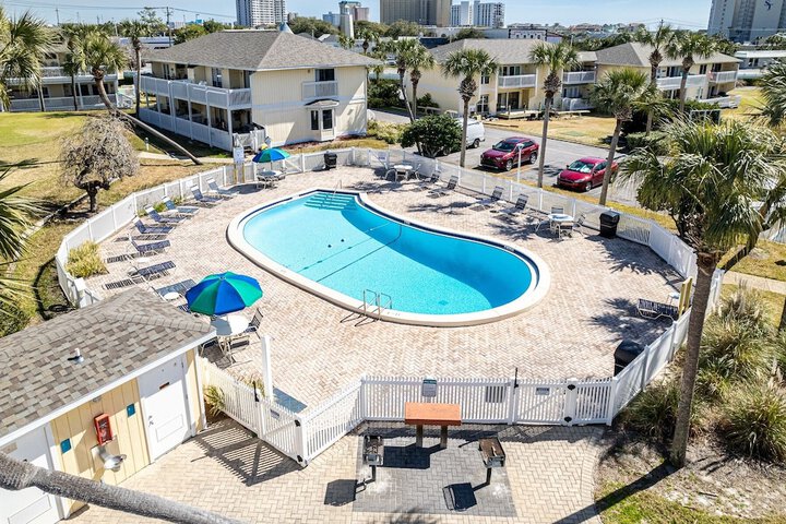 Pool 22 of 77