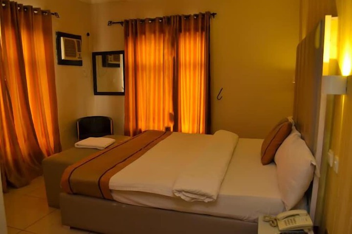 Room 8 of 46