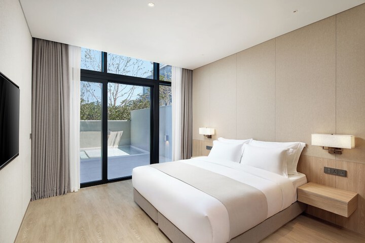 Room 8 of 57