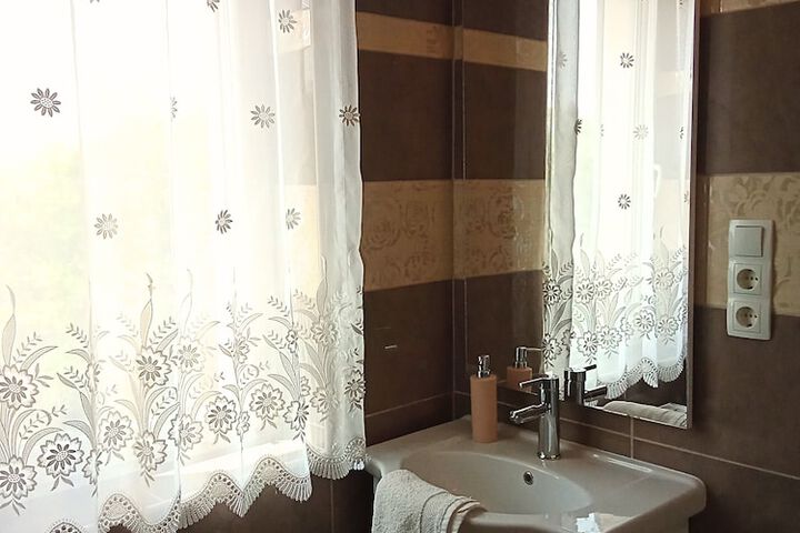 Room 50 of 71