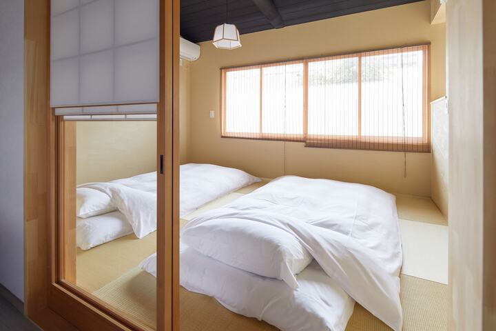 Room 4 of 34