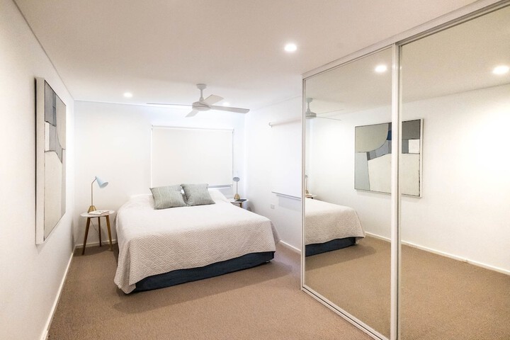 Room 2 of 9