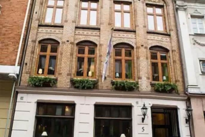 Hotel 38 of 40