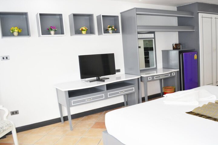 Photo 1