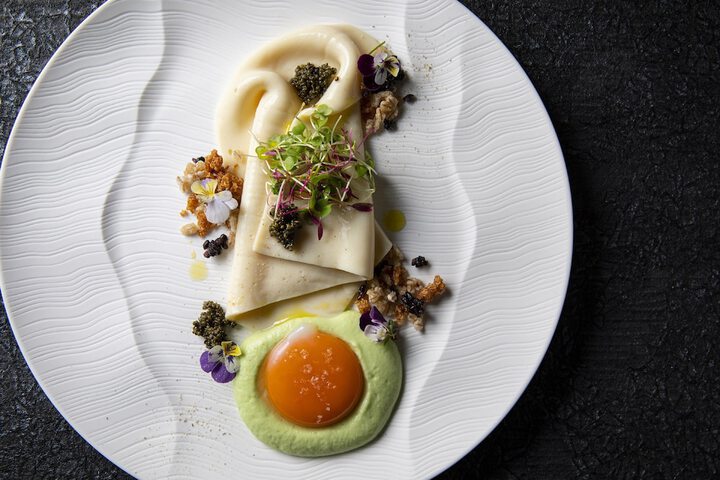 Dining 94 of 163