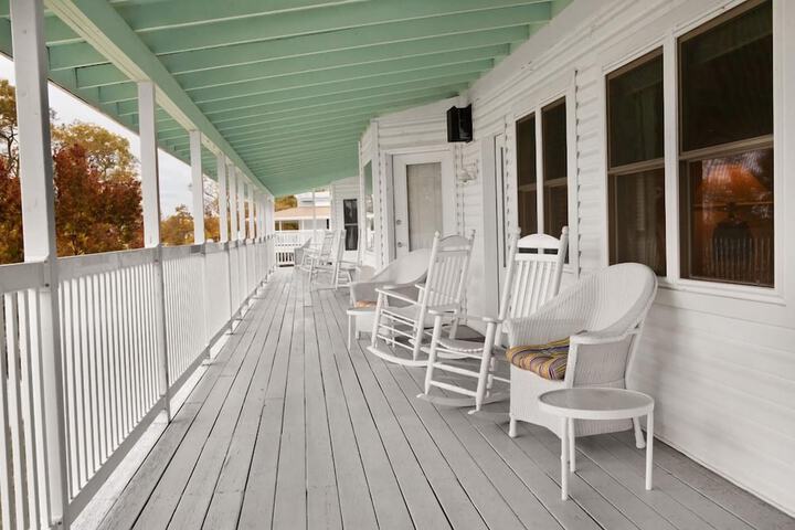 Hotel Exterior 181 of 181