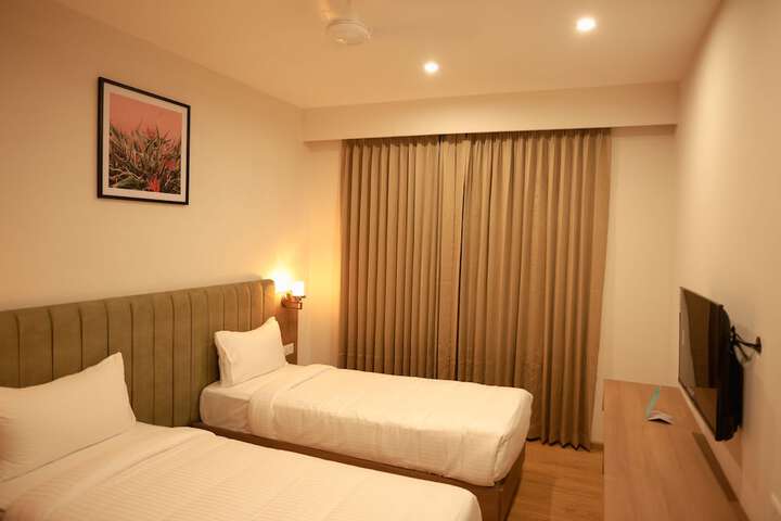 Room 2 of 45