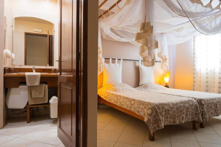Room 20 of 47