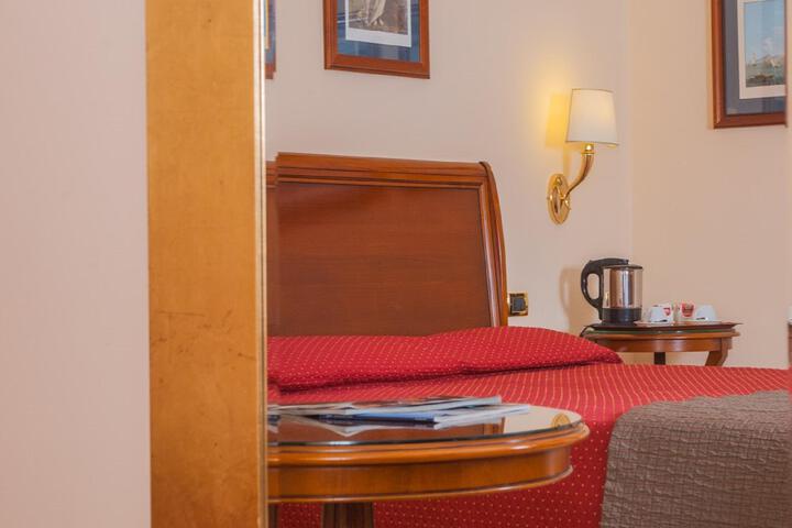 Room 43 of 46