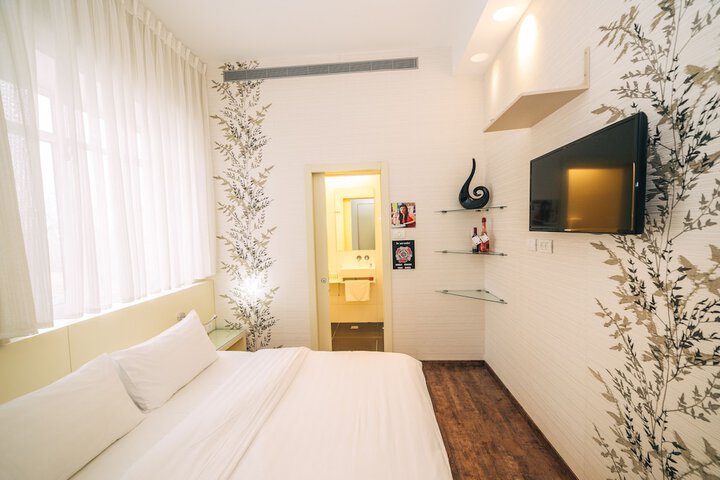 Room 12 of 67